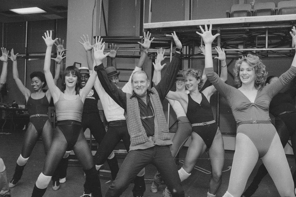 Bob Fosse, center, leads the cast through an energetic dance number during a rehearsal of his musical &quot;Big Deal&quot; at the Minskoff Rehearsal Studios on Broadway in New York, March 31, 1986. (AP)