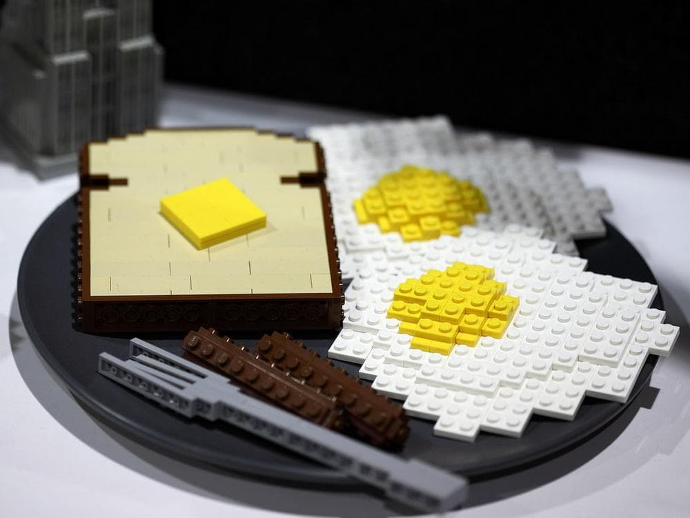 Breakfast of Lego Champions, created by Dave Shaddix of Southwest Bricks, seen at the Phoenix Comicon 2012 (Cobalt123/Flickr)