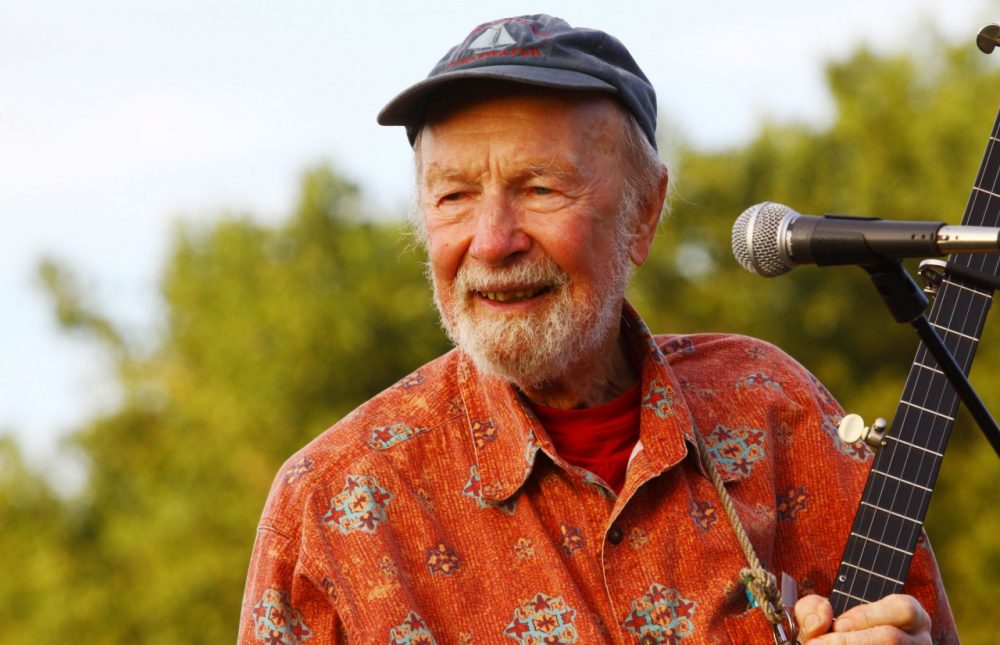 Singer Pete Seeger performs on September 3, 2009 in New York City. (Astrid Stawiarz/Getty Images)