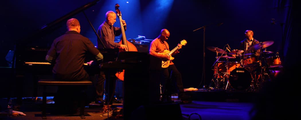 Dave Holland and the members of Prism perform at the German Jazz Festival in October 2013. (Oliver Abels, Wikimedia Commons)