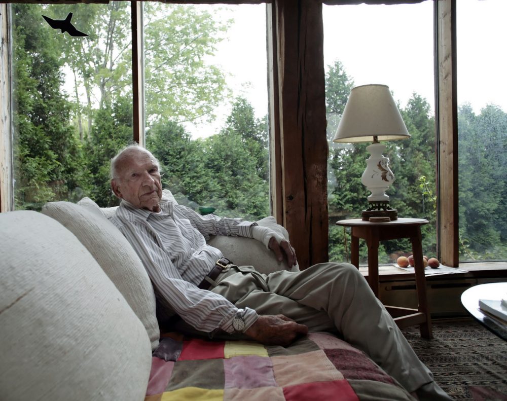 Historian James MacGregor Burns at his home in Williamstown, MA. Thursday, August 23, 2007. (AP)