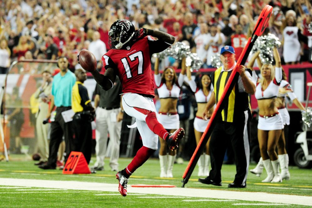 With this punt return TD on Thursday Night Football, Devin Hester set the NFL's all-time return TD record with 20. Atlanta blew out Tampa Bay 56-14. (