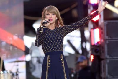 Taylor Swift performs on ABC's &quot;Good Morning America&quot; in Times Square on Thursday, Oct. 30, 2014, in New York. (AP)
