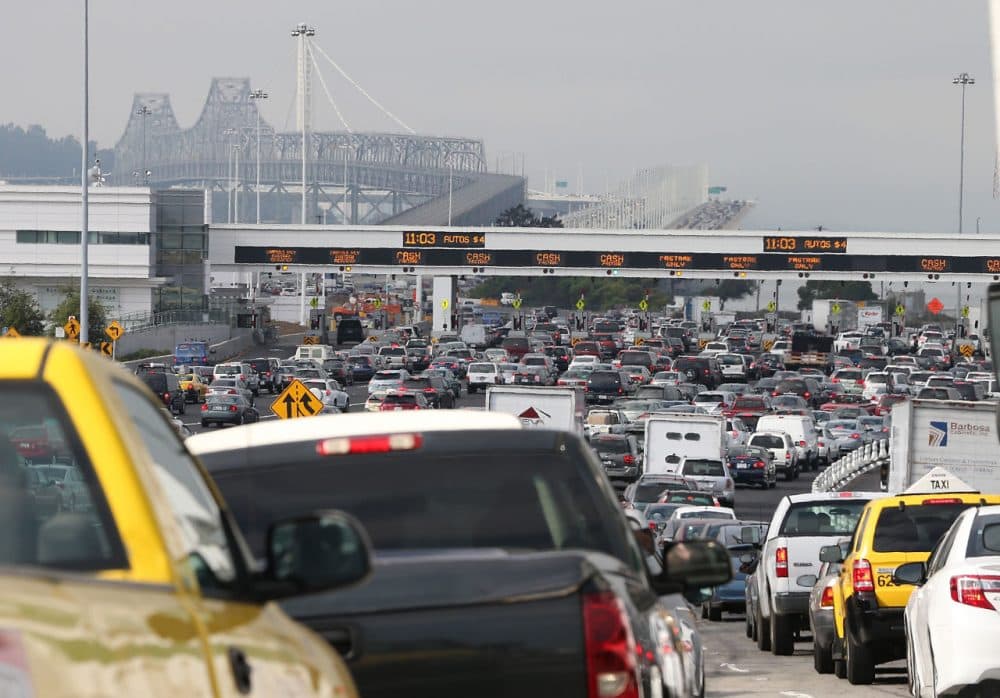 Traffic backs up on Interstate 80 at the San Francisco-Oakland Bay Bridge as the Bay Area Rapid Transit (BART) strike snarls the Monday morning commute on October 21, 2013 in Oakland, California. (Justin Sullivan/Getty Images)
