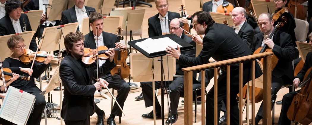 Christian Tetzlaff with Andris Nelsons and the BSO. (Liza Voll)