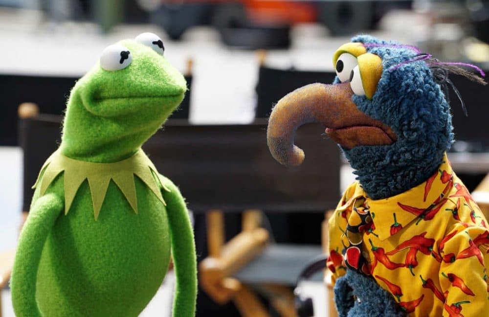 Kermit the Frog speaks to Gonzo the Great in a scene from ABC's &quot;The Muppets.&quot; (Eric McCandless/ABC)