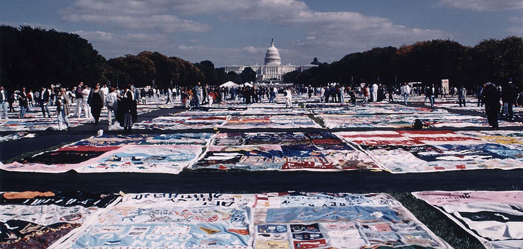 The AIDS Quilt runs along the National Mall toward the U.S. Capital building in Washington, D.C., in 1996. (The Names Project)