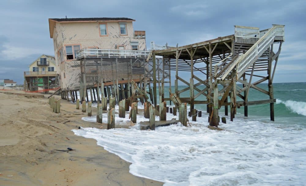 Storm-damaged houses in Nags Head, N.C. (Dave DeWitt)