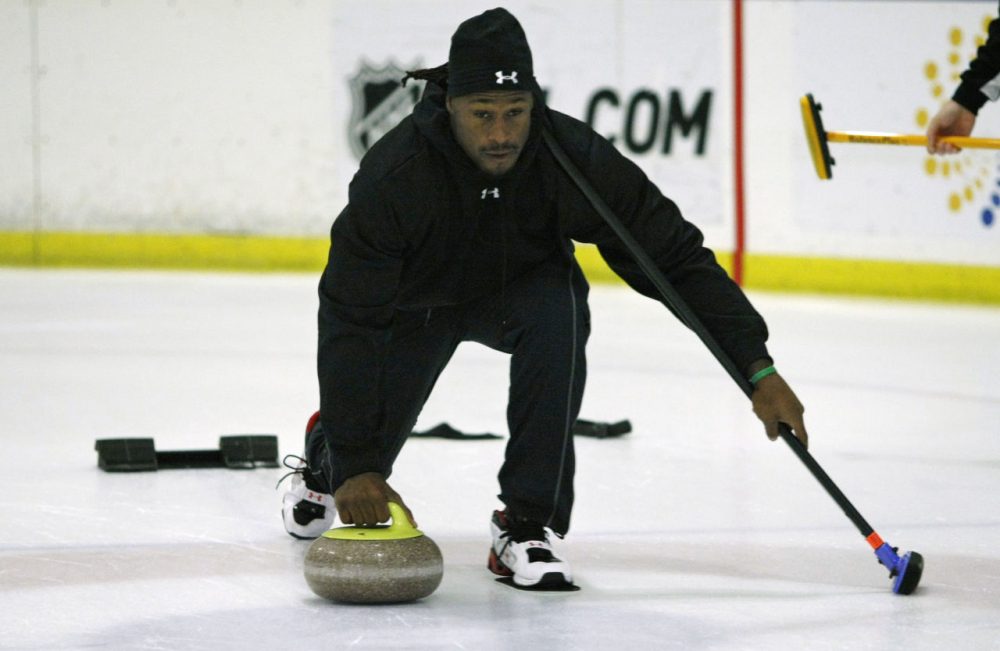 Broncos tight end Vernon Davis is most known for the plays he makes on the turf, but he also has a passion for the ice as an amateur curler.  (AP Photo/Marcio Jose Sanchez)