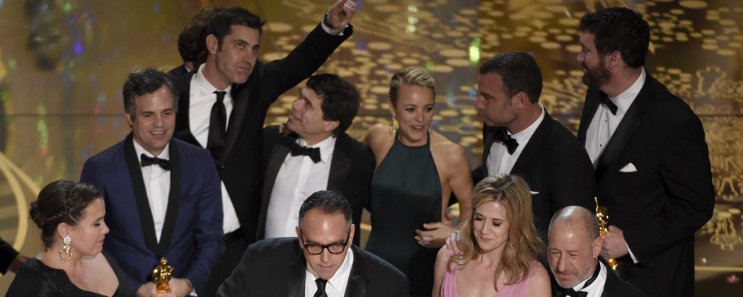 Nicole Rocklin, from left, Michael Sugar, Blye Pagon Faust, Steve Golin, and cast and crew of Spotlight accept the award for best picture for Spotlight at the Oscars on Sunday. (Chris Pizzello/Invision/AP)