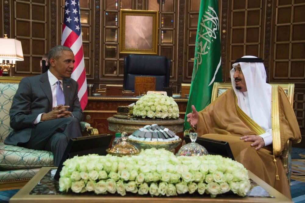 US President Barack Obama (L) speaks with King Salman bin Abdulaziz al-Saud of Saudi Arabia at Erga Palace in Riyadh, on April 20, 2016.
Obama arrived in Saudi Arabia for a two-day visit hoping to ease tensions with Riyadh and intensify the fight against jihadists. (JIM WATSON/AFP/Getty Images)
