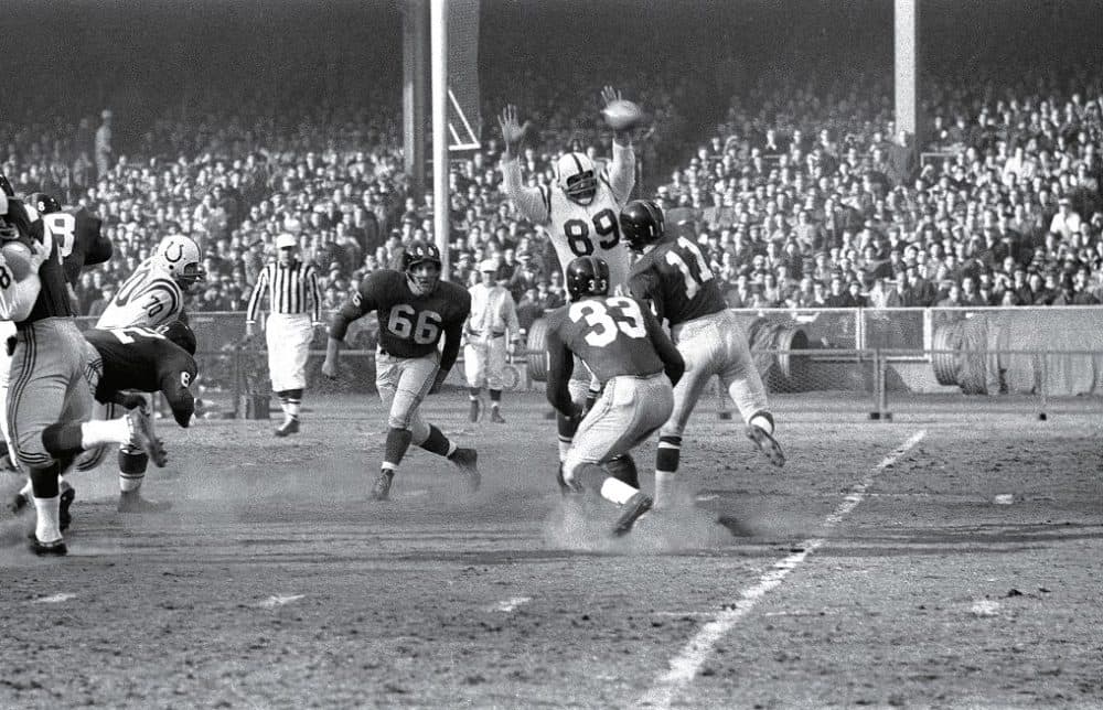 Gino Marchetti (89) played a key role in the Baltimore Colts victory over the N.Y. Giants in the 1958 NFL Championship. (Hy Peskin/SI)