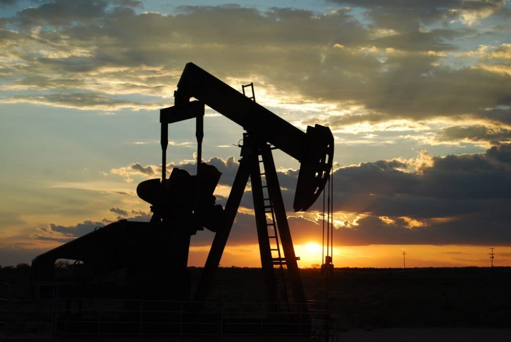 An oil pump between Seminole and Andrews, West Texas. (Paul Lowry/Flickr)