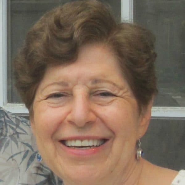 Headshot of Diana Arezzo