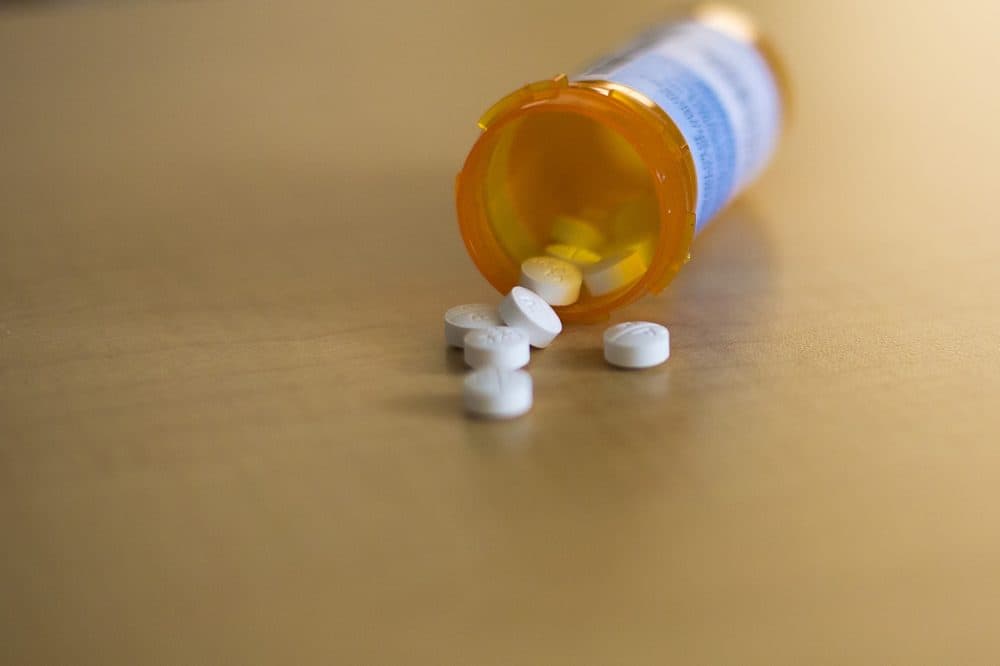 Oxycodone acetaminophen tablets (Jesse Costa/WBUR)