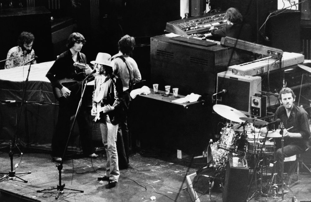 Singer Bob Dylan sings with The Band during the group's final performance at Winterland Auditorium in San Francisco, Calif., Nov. 26, 1976. (AP)
