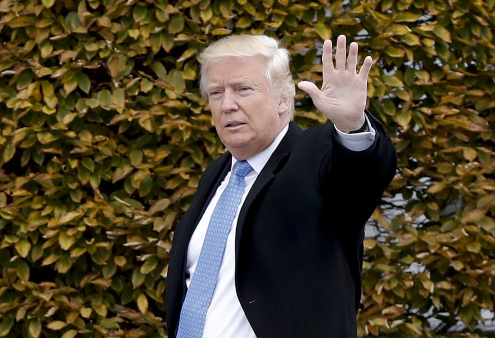 President-elect Donald Trump waves as he arrives at the Trump National Golf Club Bedminster clubhouse, Sunday, Nov. 20, 2016, in Bedminster, N.J. (Carolyn Kaster/AP)
