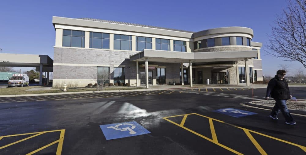 The Silver Cross Emergency Care Center in Homer Glen, Ill., in 2013. (M. Spencer Green/AP)