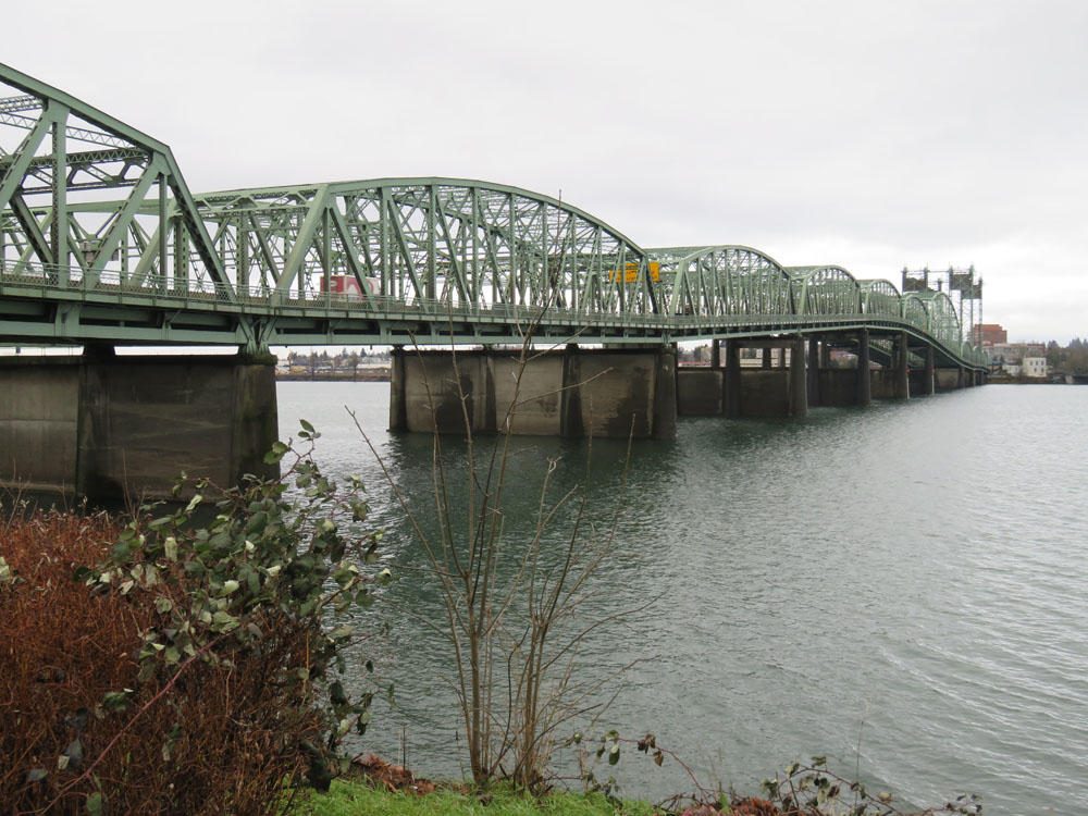 The I-5 bridge over the Columbia River is functionally obsolete and at risk of collapse in a major earthquake. (Tom Banse/Northwest News Network)
