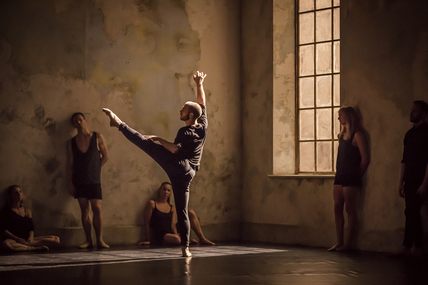 The Sydney Dance Company troupe performs &quot;Frame of Mind.&quot; (Courtesy Peter Greig/Sydney Dance Company)