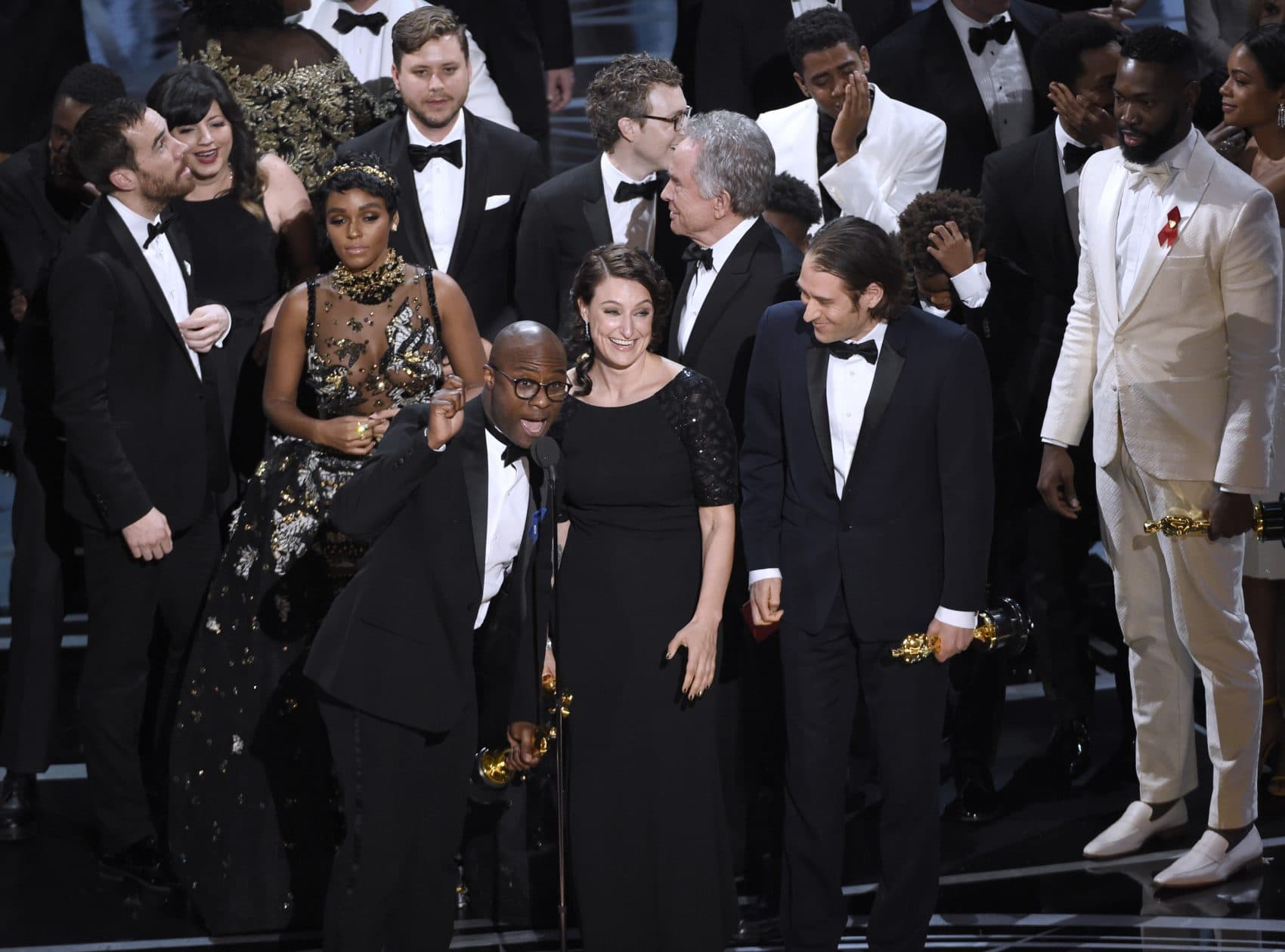 Barry Jenkins and the cast of &quot;Moonlight&quot; accept the award for Best Picture. (Chris Pizzello/Invision/AP)