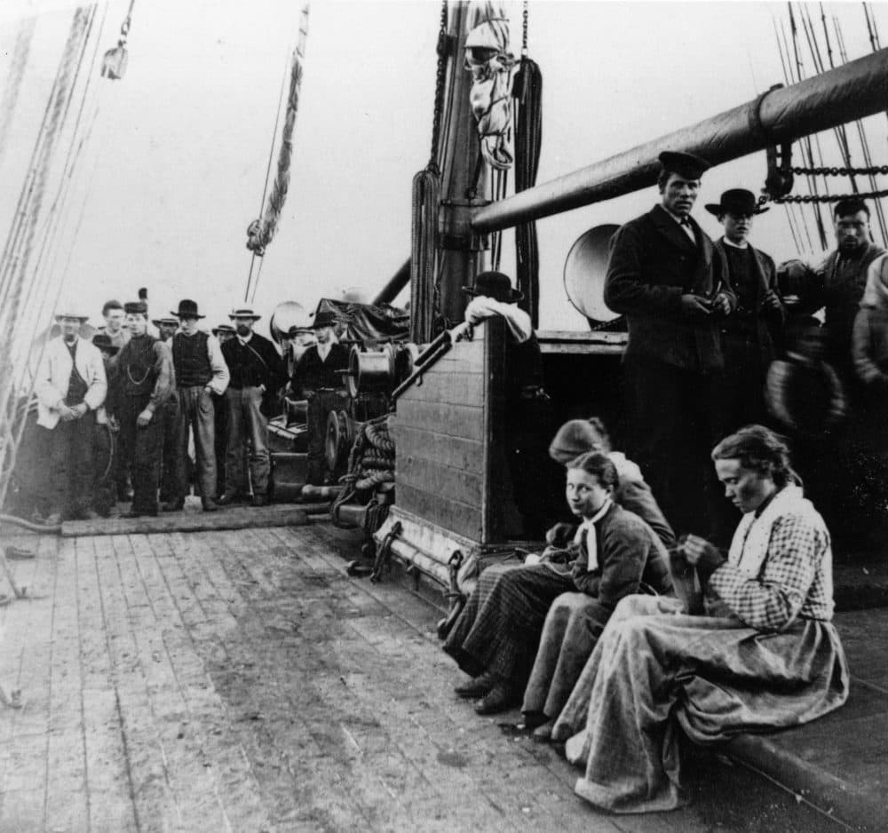 Norwegian emigrants en route to America on board the &quot;SS Hero.&quot; (Hulton Archive/Getty Images)