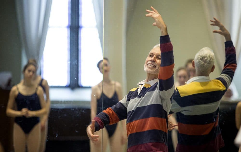 José Mateo teaches advanced students in the Young Leading Dancers program at the Ballet Theatre. (Robin Lubbock/WBUR)