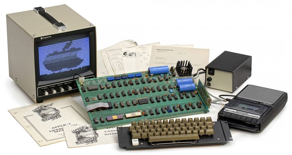 Photos: Fully functional Apple-1 computer from 1976 is up for auction