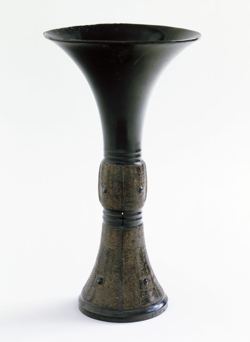 An ancient Chinese beaker (or gu). Metal, 26.5 x 15.6 cm (10 7/16 x 6 1/8 in.) overall. (Courtesy Isabella Stewart Gardner Museum)