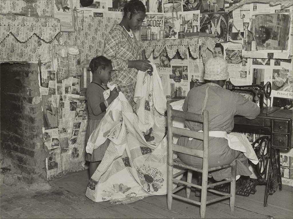 Quilt makers in Gee's Bend, Alabama in April 1937 (Courtesy)
