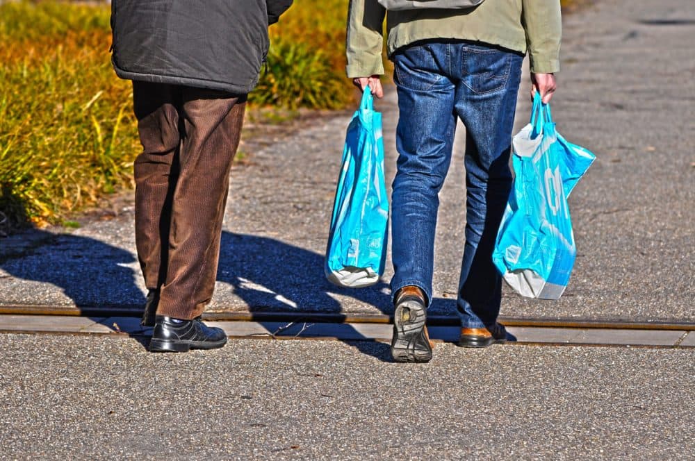 New Hampshire lawmakers are preparing to consider a new push against plastic bags. (MabelAmber/Pixabay)