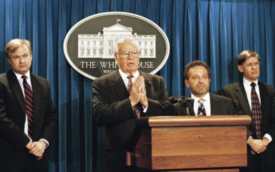 Former Labor Secretary W.J. Usery, second from left, meets reporters in the White House on Oct. 14, 1994, after he had been appointed to mediate the MLB strike. Union head Donald Fehr, left, and acting Baseball Commissioner Bud Selig, right, look on. Labor Secretary Robert Reich stands to Usery's left. (Marcy Nighswander/AP)