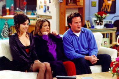 Actors Courteney Cox (left), Jennifer Aniston (center) and Matthew Perry are shown in a scene from the NBC series &quot;Friends&quot;. (Warner Bros. Television/Getty Images)