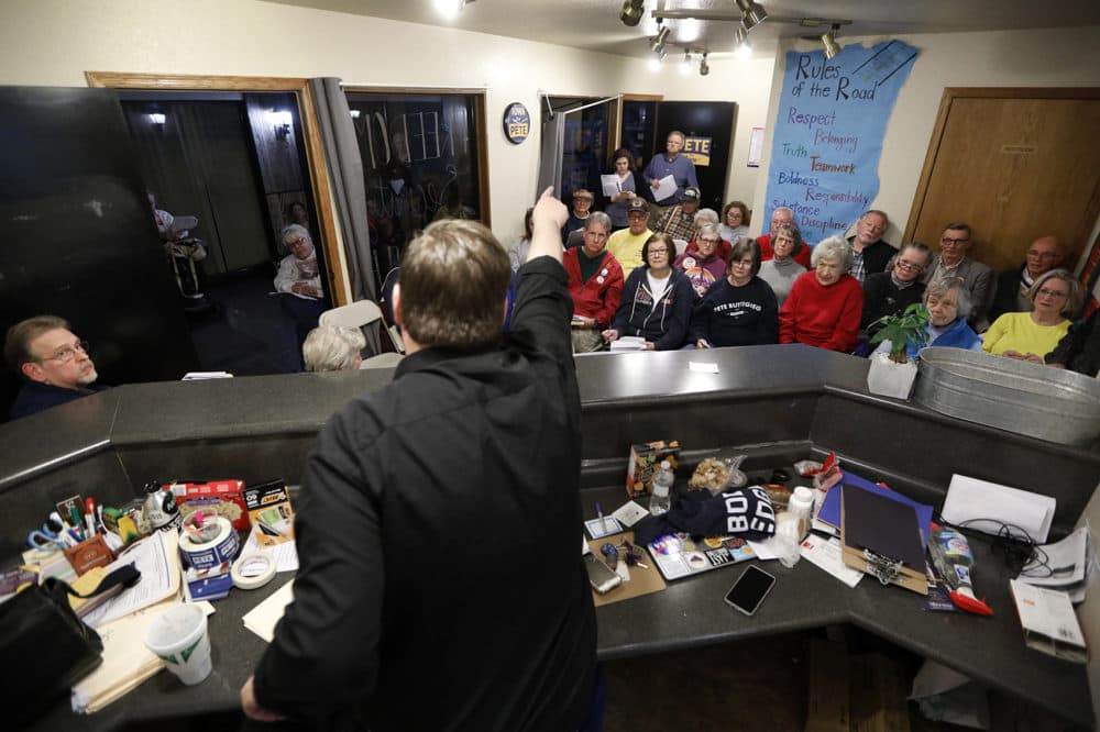 Former Iowa Democratic Party political director Travis Brock leads a caucus training meeting at the local headquarters for Democratic presidential candidate South Bend, Ind., Mayor Pete Buttigieg, Thursday, Jan. 9, 2020, in Ottumwa, Iowa. (Charlie Neibergall/AP)