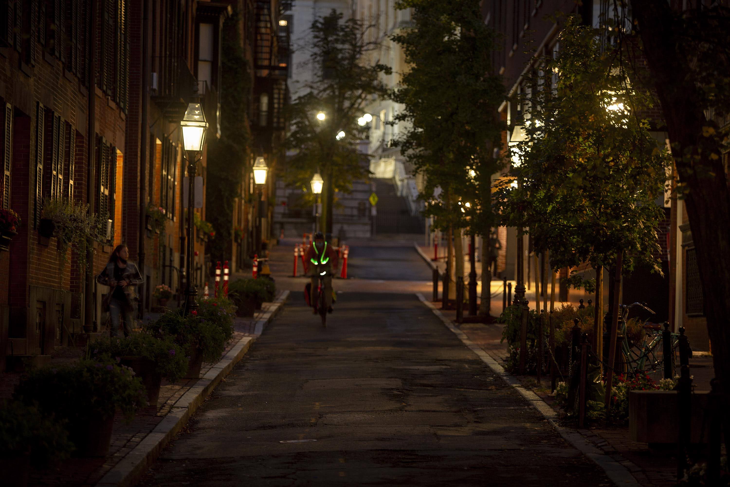 Beacon Hill's Iconic Lamps Are Going Green | WBUR News