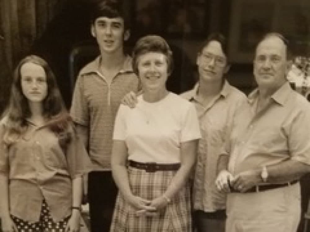 The author at 13 with her family, her mother at center, her father far right, in Tennessee. (Courtesy)