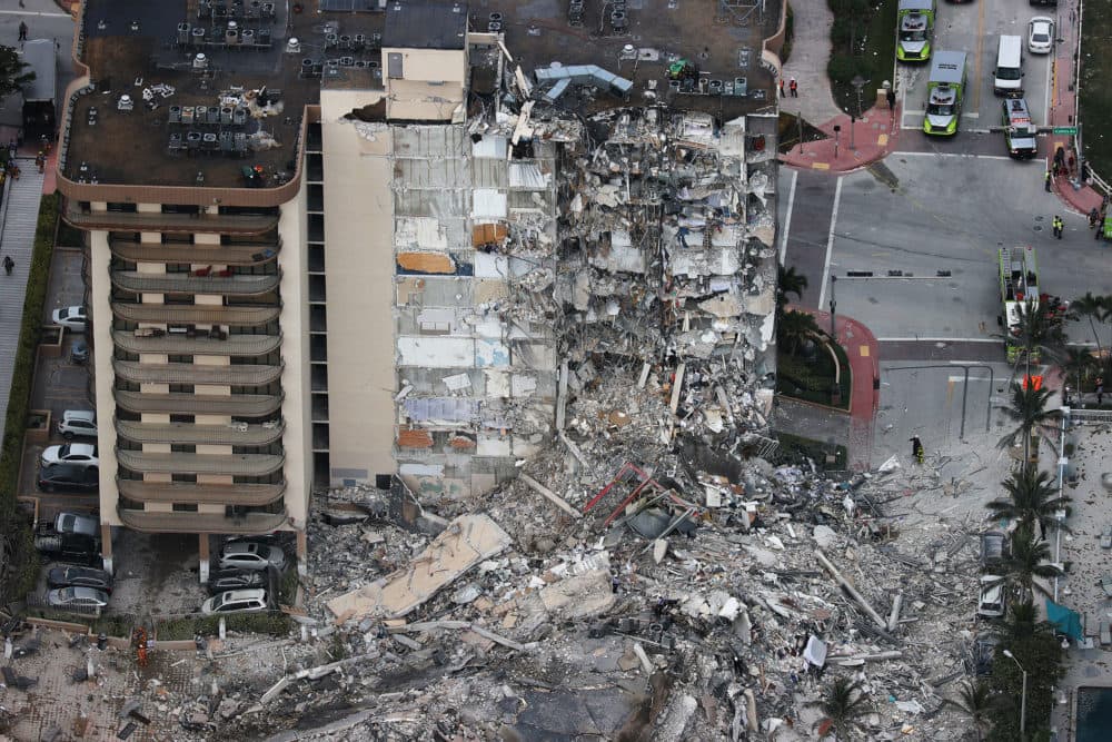 The partial collapse of the 12-story Champlain Towers South condo building on June 24, 2021 in Surfside, Florida. (Joe Raedle/Getty Images)