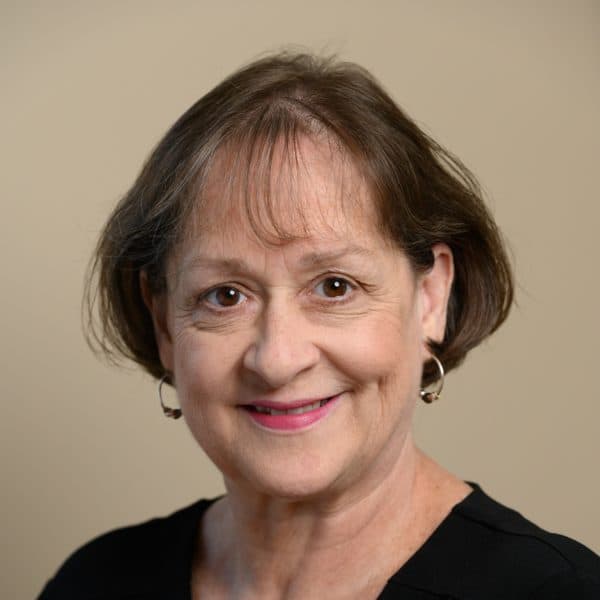 Headshot of Lynne Reeves Griffin