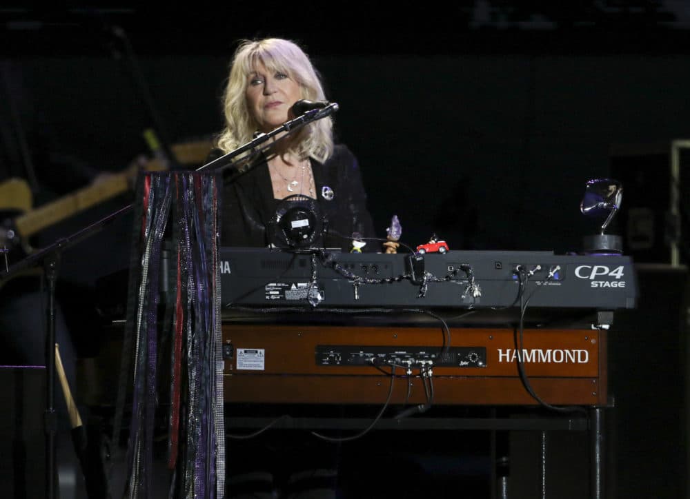 Christine McVie performs with Fleetwood Mac. (Robb Cohen/AP)