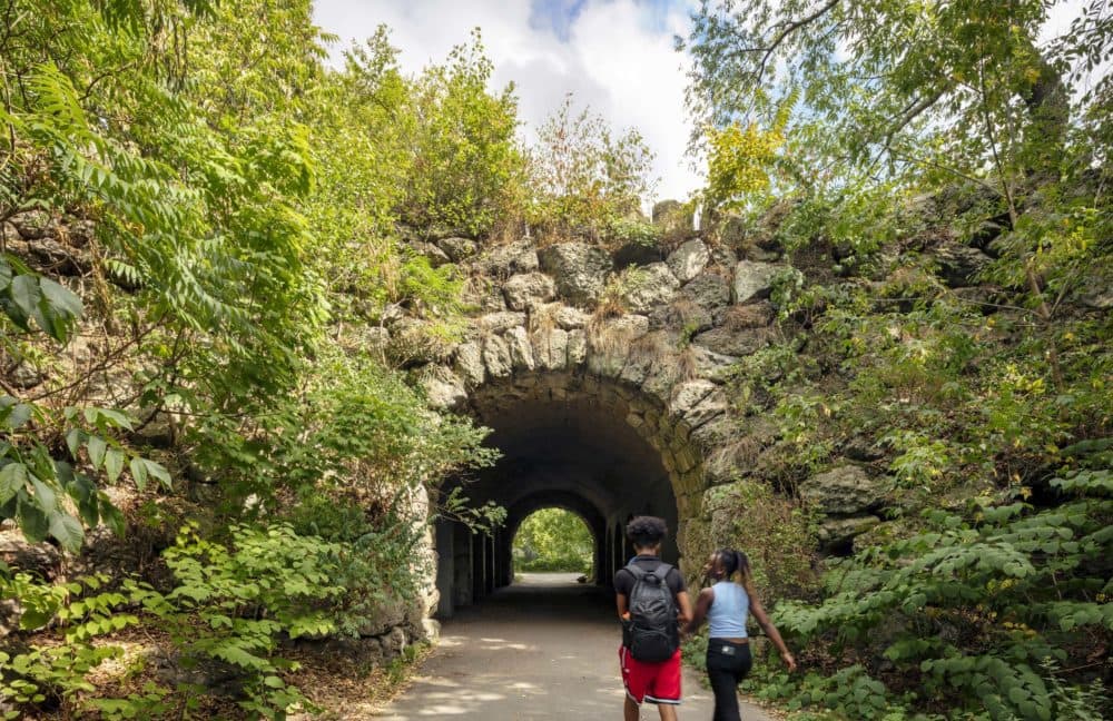Ellicott Arch at Franklin Park (Courtesy of Sahar Coston-Hardy/ESTO)