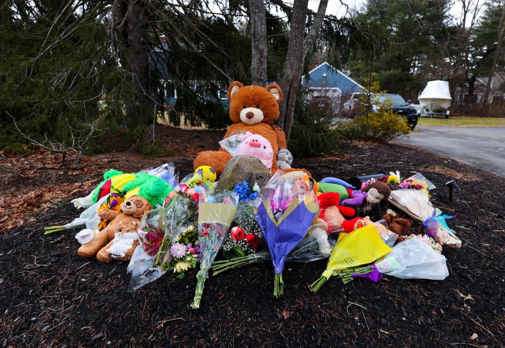 A makeshift memorial outside the home at 47 Summer Street in Duxbury. Lindsay M. Clancy allegedly killed her three young children before jumping out a second-story window. (Barry Chin/The Boston Globe via Getty Images)