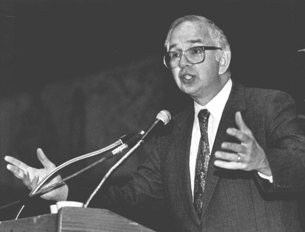 Rabbi Harold Kushner speaks at the Temple Center in Denver on January 31, 1988. Credit: The Denver Post (Denver Post via Getty Images)