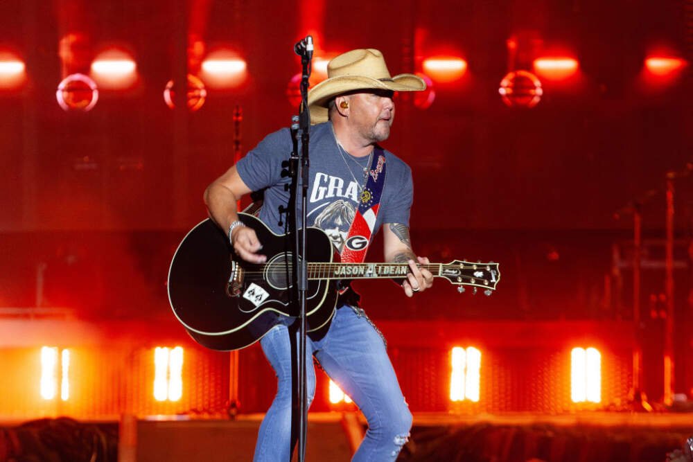 Jason Aldean performs onstage at Country Thunder Wisconsin - Day 3 on July 22, 2023 in Twin Lakes, Wisconsin. (Joshua Applegate/Getty Images)
