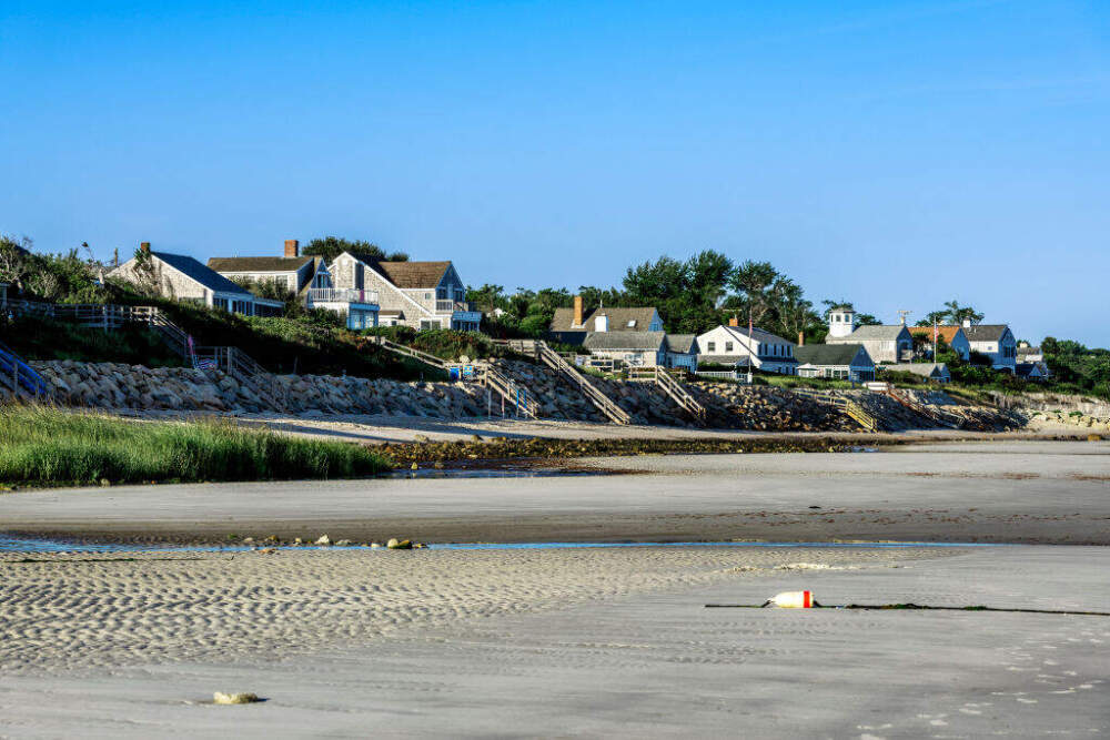 Beach and waterfront houses at Ellis Landing Beach in Brewster. (John Greim/LightRocket via Getty Images)