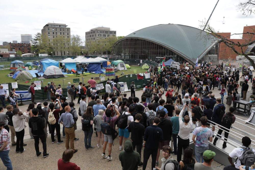 Protesters on MIT's campus. (Robin Lubbock/WBUR)